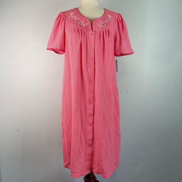 Secret Treasures Other - NWT Secret Treasures Pink Embroidered Nightgown Size M